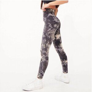 Groceries Apparel - Pax Leggings | Pomegranate Iron - Size Medium